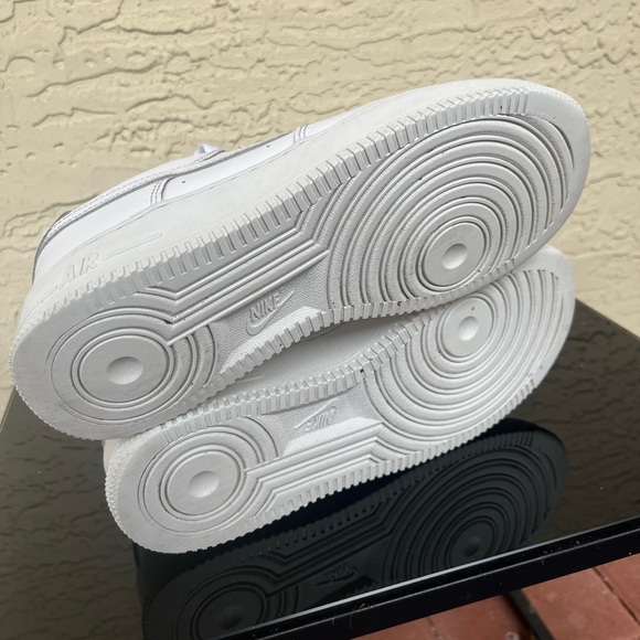Air Force 1’s (White) - Picture 6 of 6